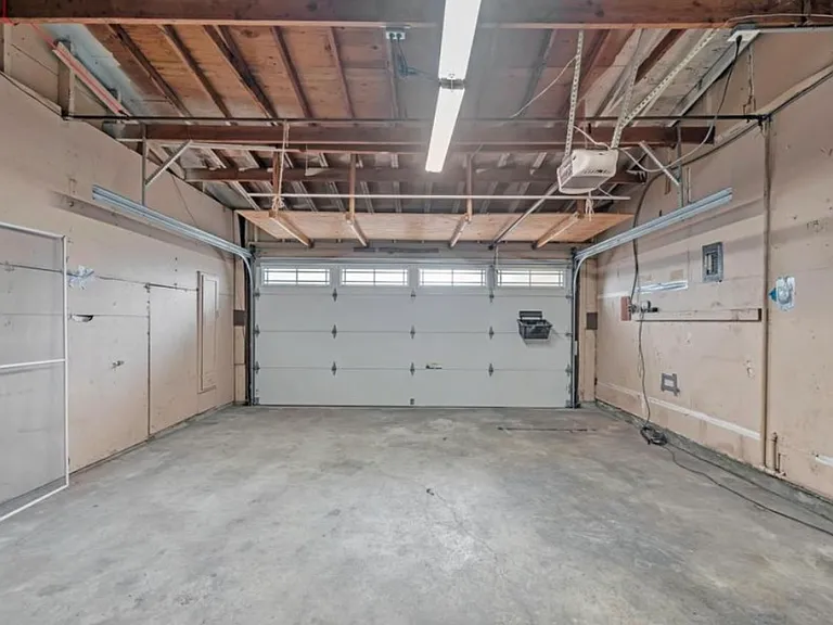 2319 S Norfolk St — Photo 22
