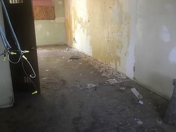 5th image of 1219 E 5th St