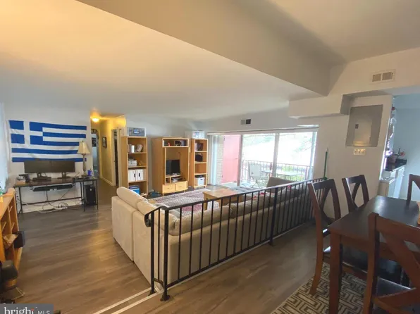 4709 Tecumseh St APT 202, College Park, MD 20740