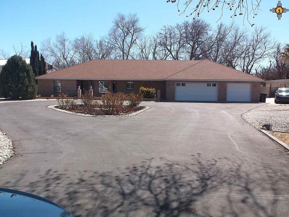 1st image of 303 W Orchard Ln