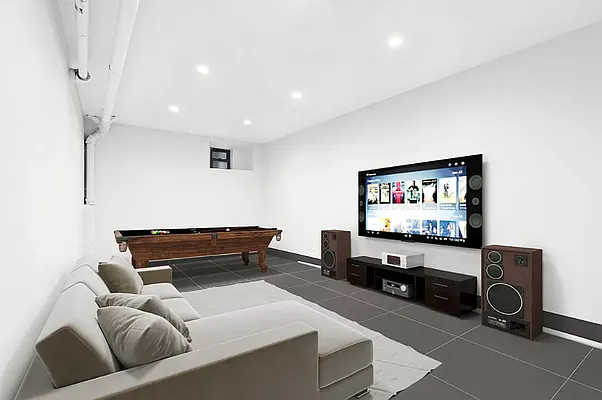 Rented by Current Real Estate Advisors | media 8