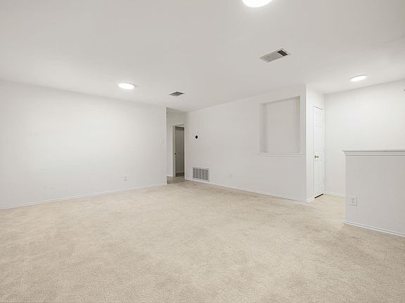 4th image of 1882 Wallin Loop