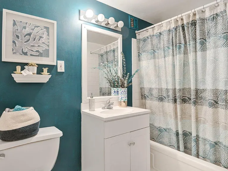 Willow Run at Mark Center Apartment Homes — Photo 11