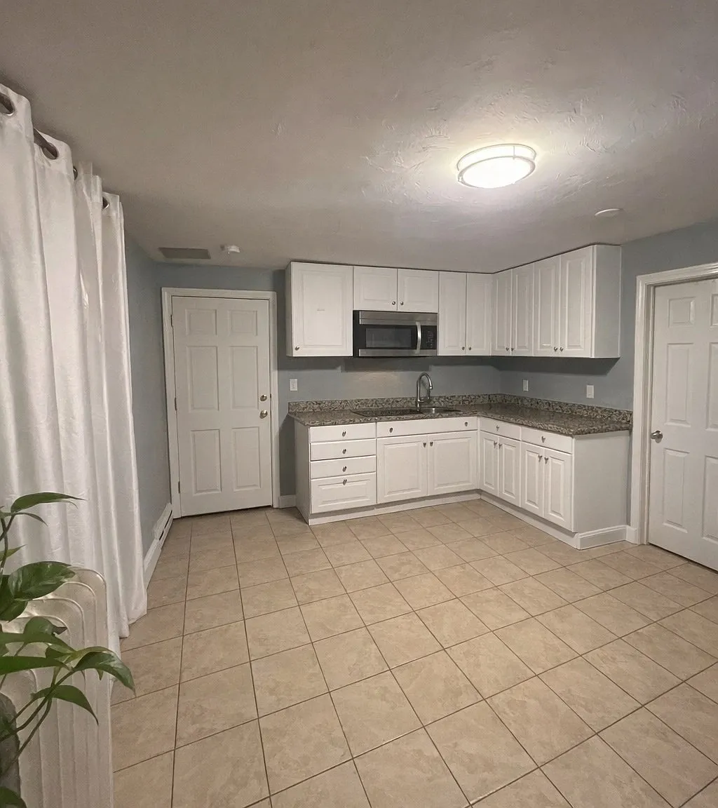 2 bed, 1.0 bath, 907 sqft, $2,000 — Photo 4