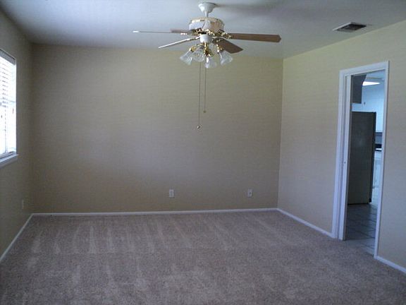 2nd image of 3100 Laurel Ave