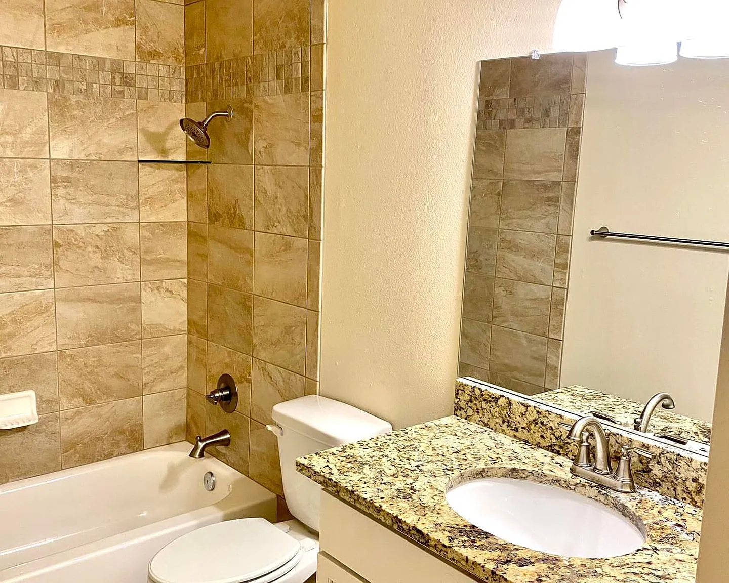 Villa Claire Apartments — Photo 2