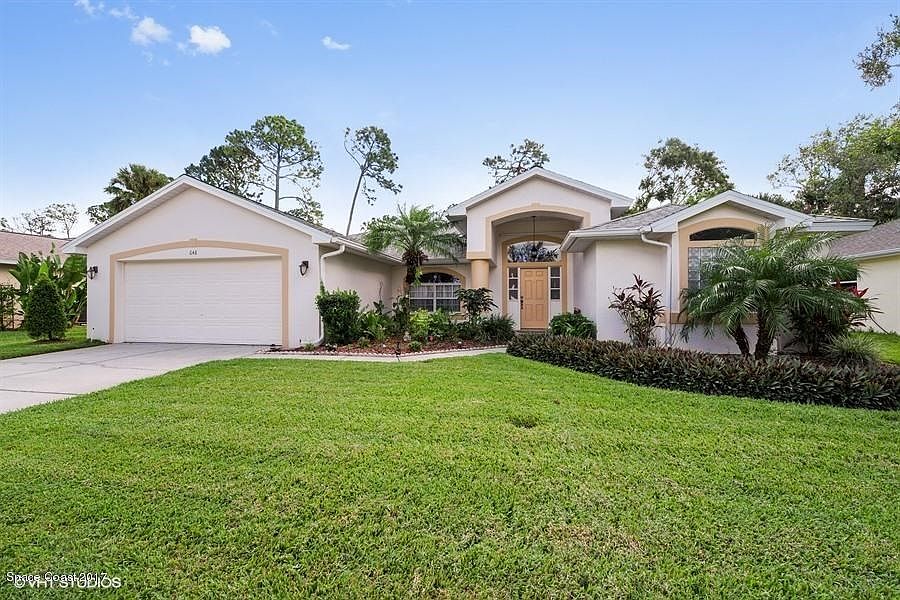 01_648SheridanWoodsDr_57_FrontView_LowRe