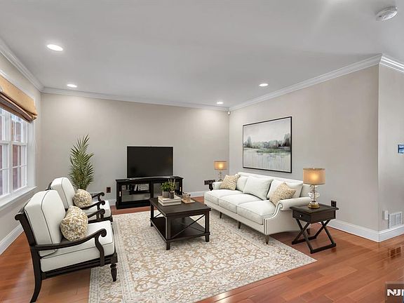 2nd image of 5 S Hunter Rd N #2