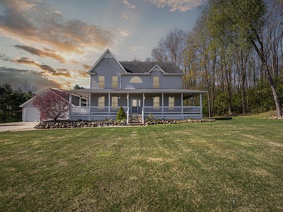 2nd image of 2046 W Coachlight Dr