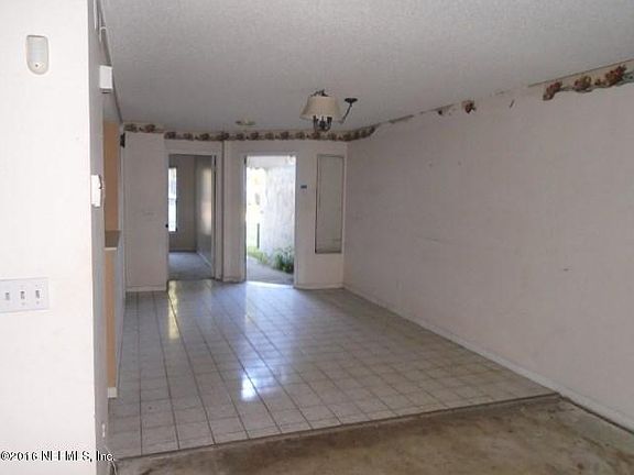 4th image of 5681 Pinehill Ln