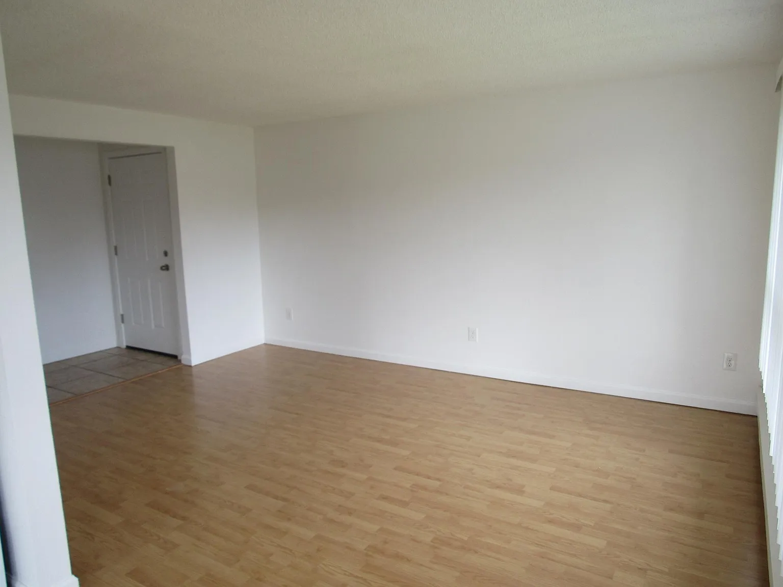 2 bed, 900 sqft, $1,695 — Photo 2