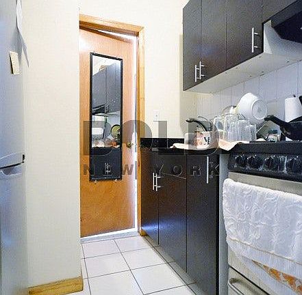 4th image of 55 Delancey St Frnt 3