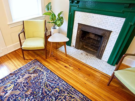 5th image of 301 N Mulberry St APT 1