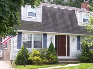 19 Tanglewood Dr, Riverside, RI 02915