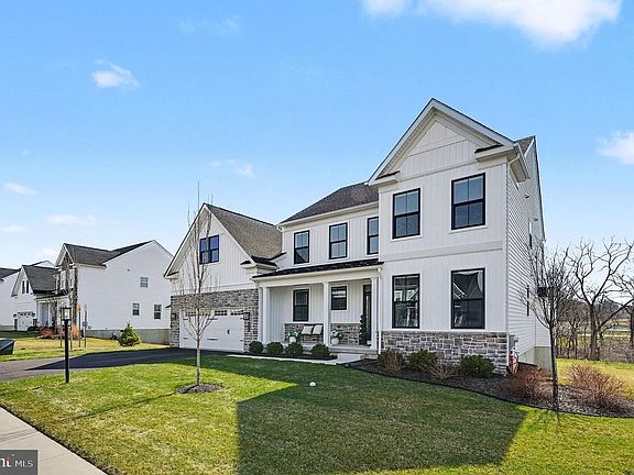 3rd image of 236 Indian Creek Rd