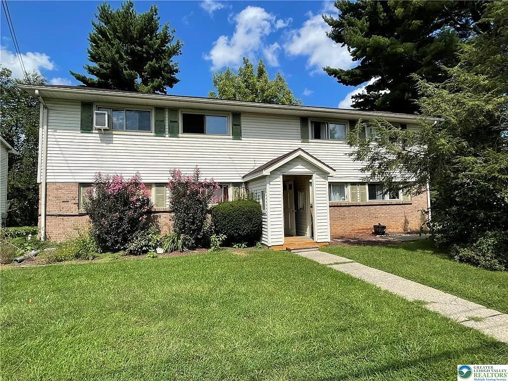 2 bed, 1.0 bath, 600 sqft, $1,300 — Photo 1