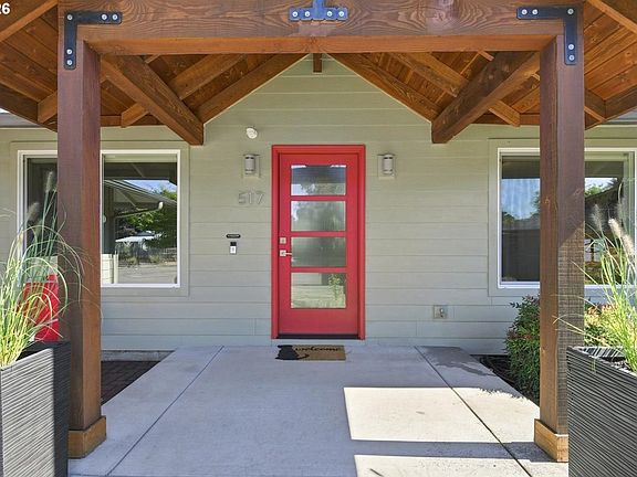 3rd image of 517 NE 100th Ct