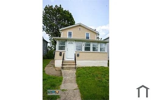 240 Riverview Ave #1 Photo 1