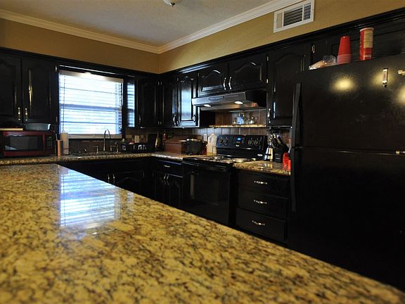 3rd image of 201 Crosby Dr
