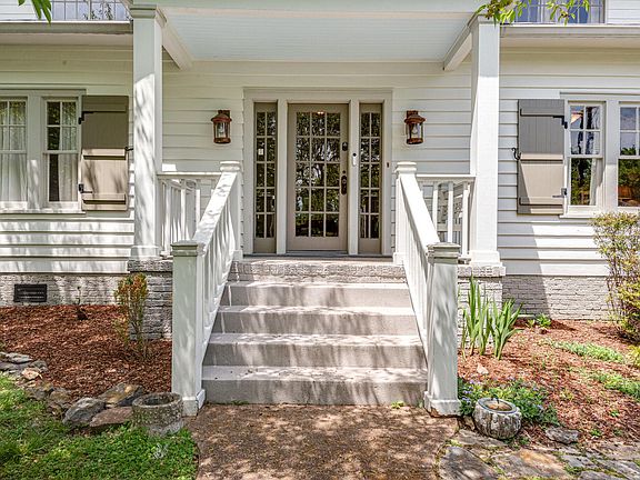 3rd image of 2522 Ashwood Ave