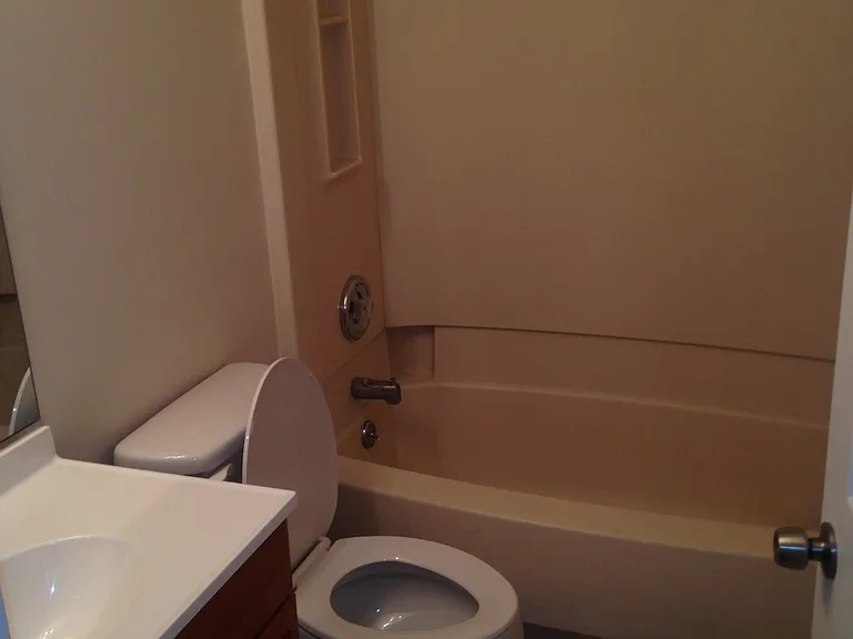 1519 Penrose Ave — Photo 6