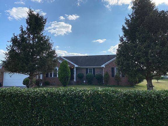 2nd image of 304 Whispering Hills Blvd