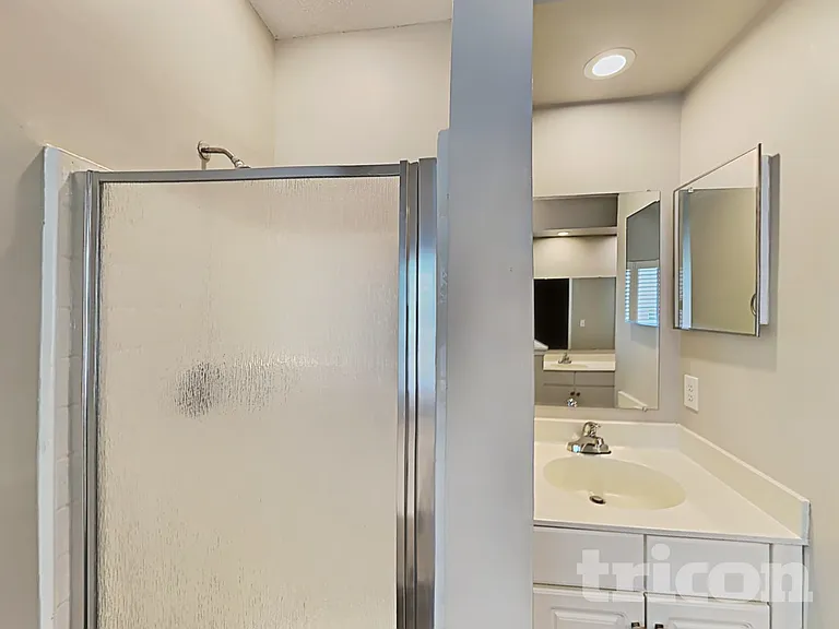 110 Fawnhill Ct — Photo 17