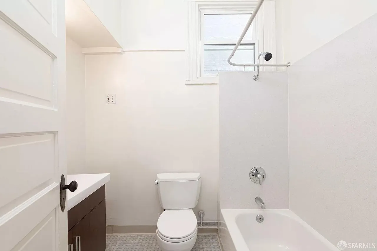 2 bed, 750 sqft, $3,600 — Photo 3