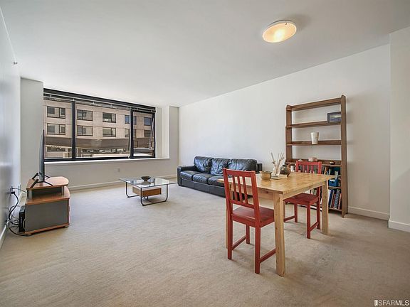 3rd image of 260 King St Unit 511