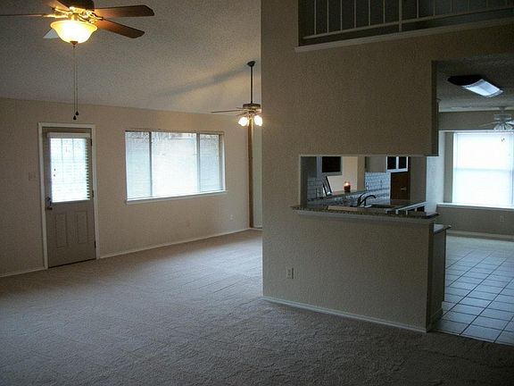 family/dining (now has new flooring, see next picture)