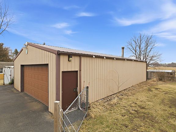 3rd image of 20117 W South Arsenal Rd