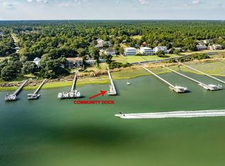 115 Dolphin Dr, Hampstead, NC 28443