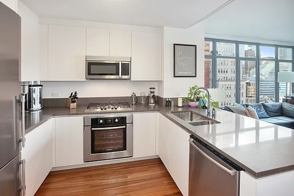 Sold by Taylor Real Estate Group, LLC | media 24