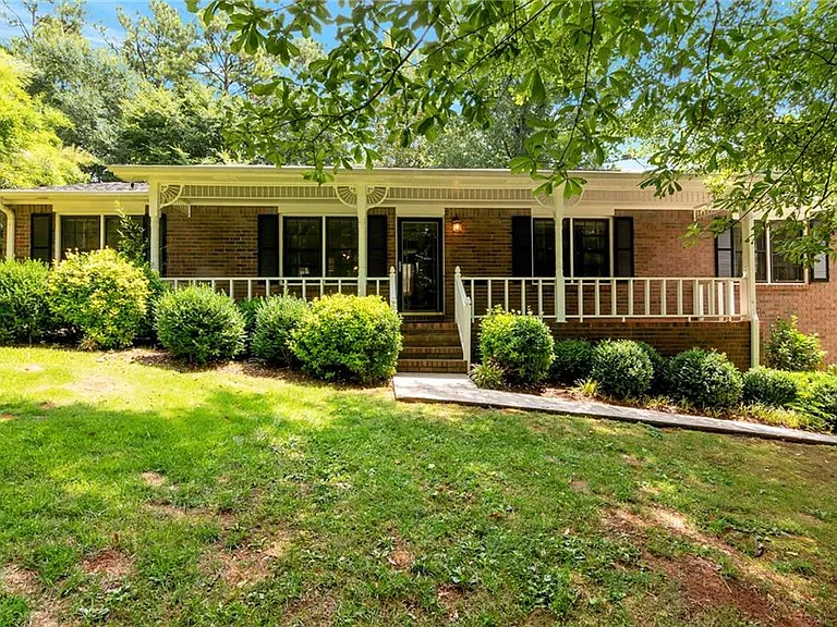 Edward Ct — Photo 19