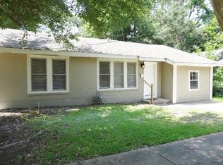 915 College Dr, Pineville, LA 71360