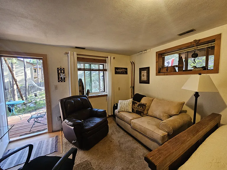 15240 Deby Dr — Photo 5