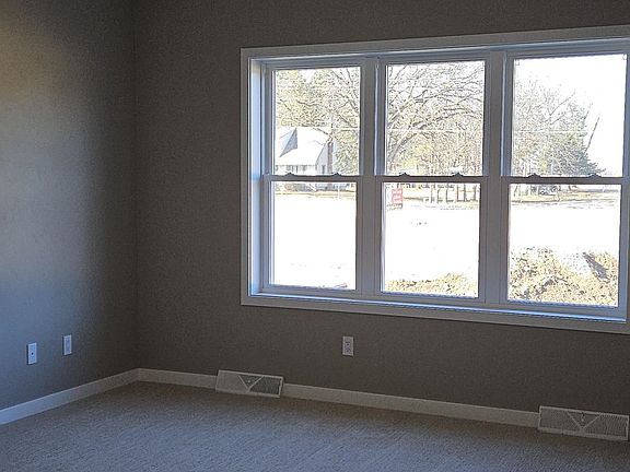 5th image of 3723 Newcastle Dr Unit 32