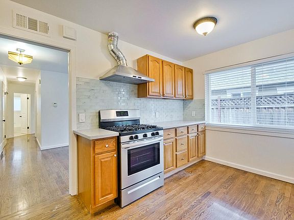 2nd image of 279 San Carlos Ave