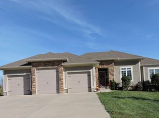 16122 Eastwood Cir, Pleasant Hill, MO 64080