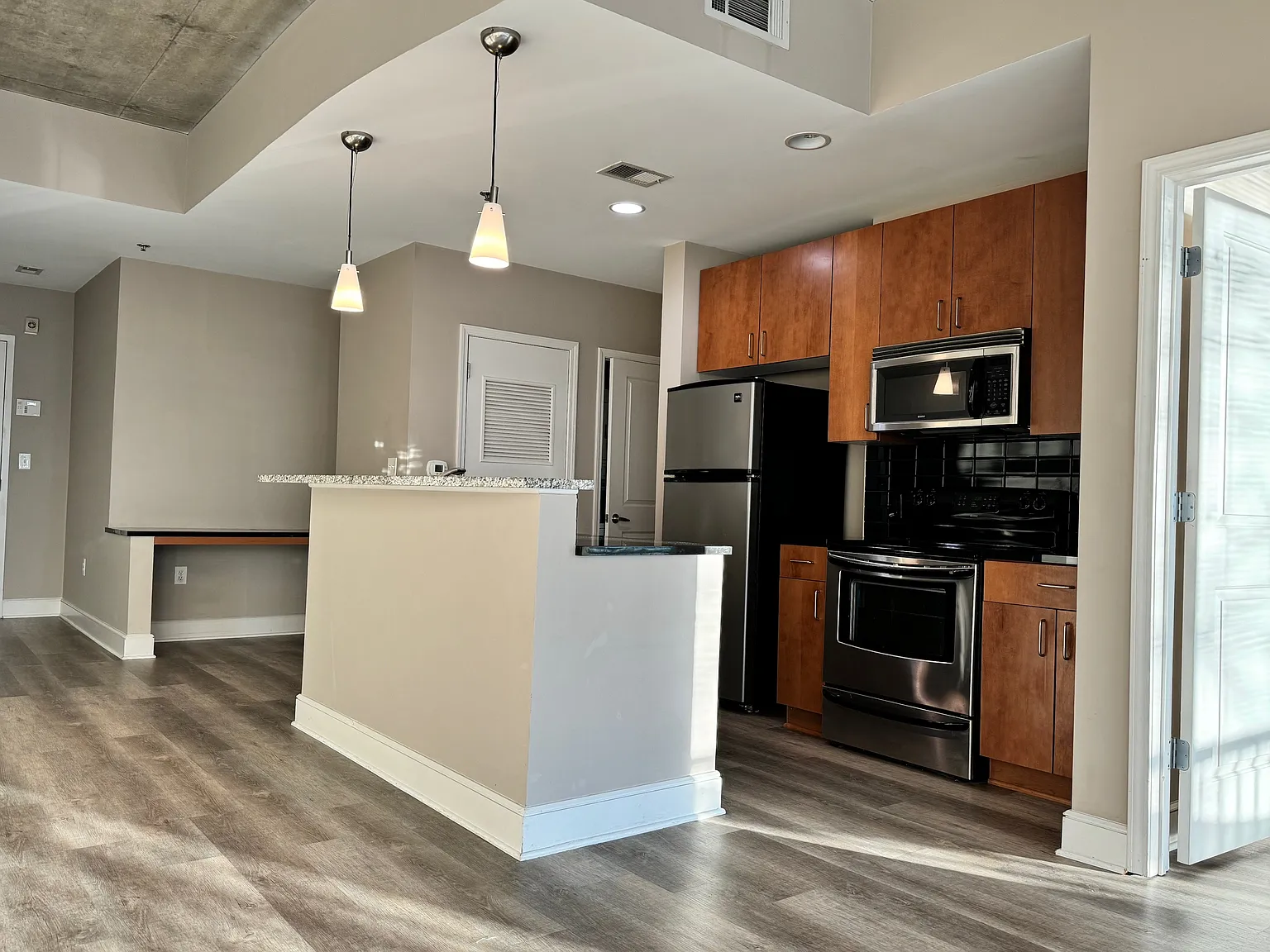950 W Peachtree St — Photo 4