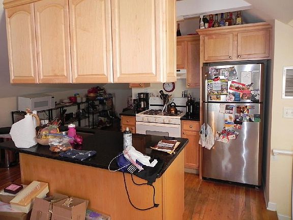 2nd image of 1800 W Belmont Ave #Twos