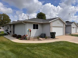3405 Queen Dr SW, Cedar Rapids, IA 52404