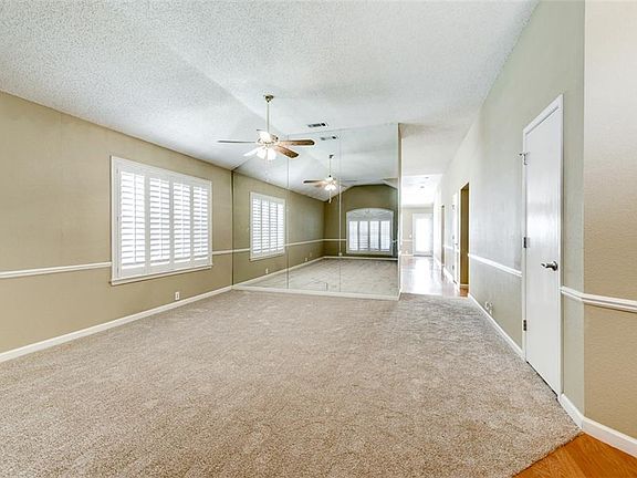 4th image of 1008 Winston Dr