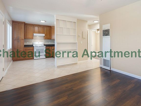Kitchen ; Living Room