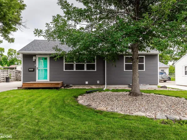 1601 Elder Dr, Marshalltown, IA 50158