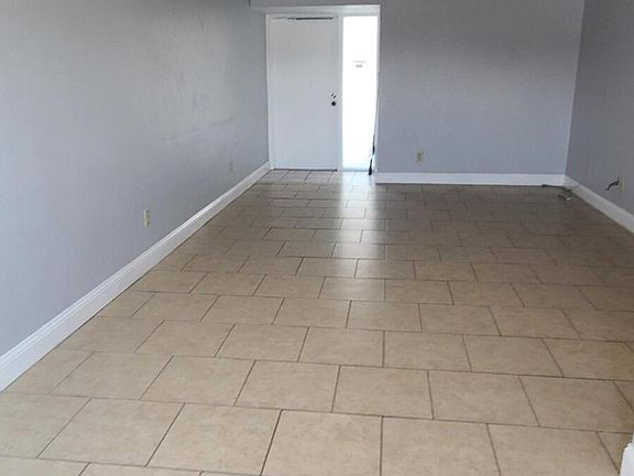 5th image of 301 Ridge Blvd #1020