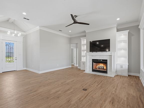 4th image of 111 Bluestem Rd