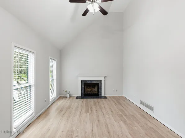 532 Hunting Hills Dr, Shelbyville, KY 40065