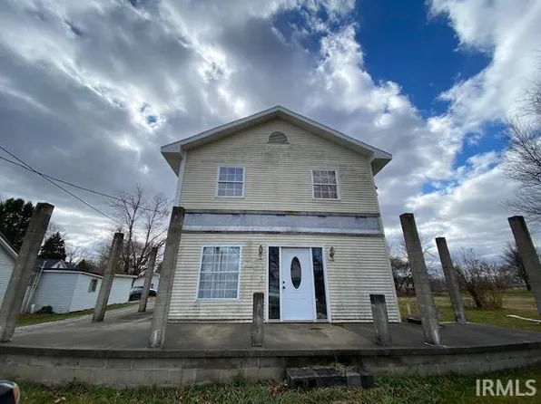 203 E Center St, Sidney, IN 46562