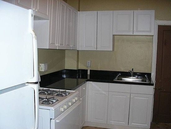 3rd image of 411 N Rodney St